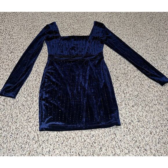 Windsor Dresses & Skirts - Windsor Navy‎ Blue Velvet Dress Size Large New With Tags.